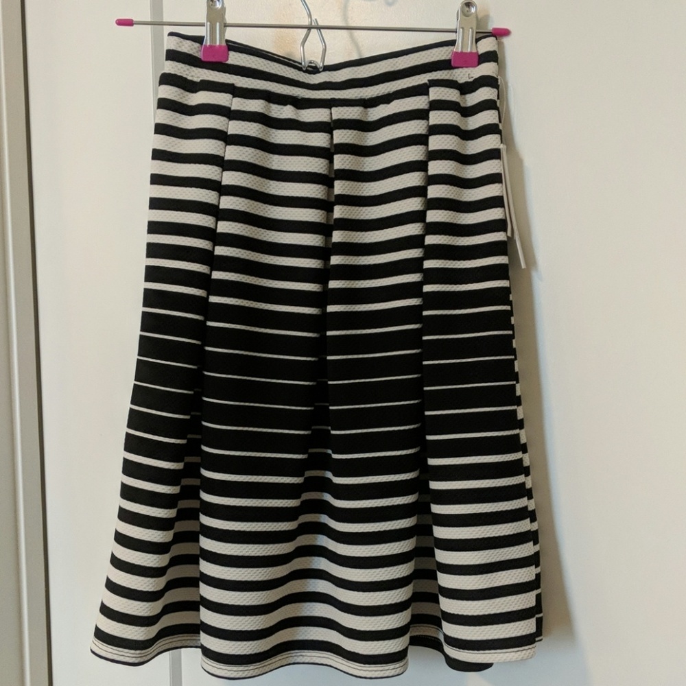 Joe B  Black and White striped skirt